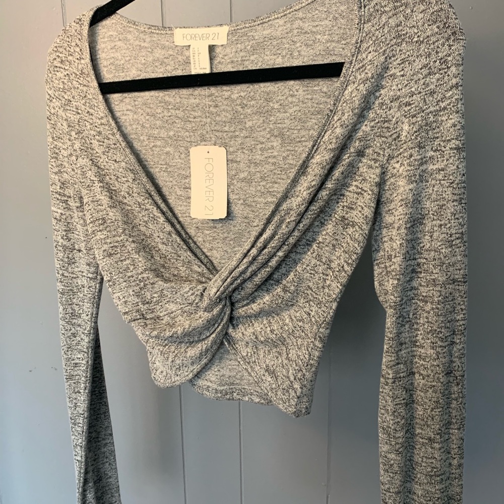 Forever 21 Gray Tie Front Croptop 💕